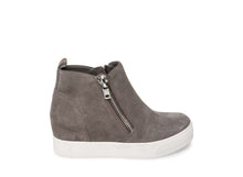 Load image into Gallery viewer, WEDGIE GREY SUEDE