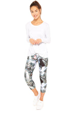 Load image into Gallery viewer, Metallic Marble Tall Band Capri Leggings