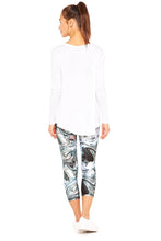 Load image into Gallery viewer, Metallic Marble Tall Band Capri Leggings