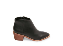 Load image into Gallery viewer, AUTUMN BLACK LEATHER
