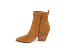 Load image into Gallery viewer, COGNAC SUEDE