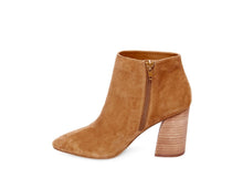 Load image into Gallery viewer, COGNAC SUEDE