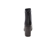 Load image into Gallery viewer, ACTON BLACK LEATHER