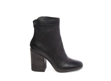 Load image into Gallery viewer, ACTON BLACK LEATHER
