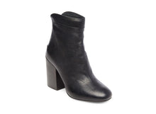 Load image into Gallery viewer, AMBROSIA BLACK LEATHER