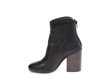 Load image into Gallery viewer, AMBROSIA BLACK LEATHER