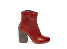 Load image into Gallery viewer, AMBROSIA RUST LEATHER