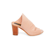 Load image into Gallery viewer, LIVVY NATURAL LEATHER
