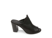 Load image into Gallery viewer, REFLECTION BLACK LEATHER