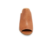 Load image into Gallery viewer, REFLECTION COGNAC LEATHER