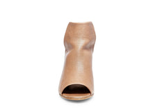Load image into Gallery viewer, SYLVE NATURAL LEATHER