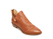 Load image into Gallery viewer, TYLER COGNAC LEATHER