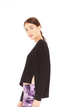 Load image into Gallery viewer, Black High Low Crewneck
