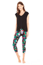 Load image into Gallery viewer, Killer Luau Capri Leggings
